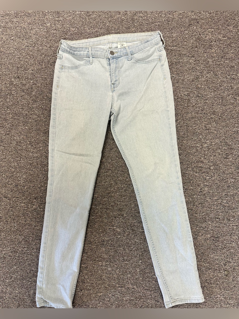 Women’s light wash skinny jean